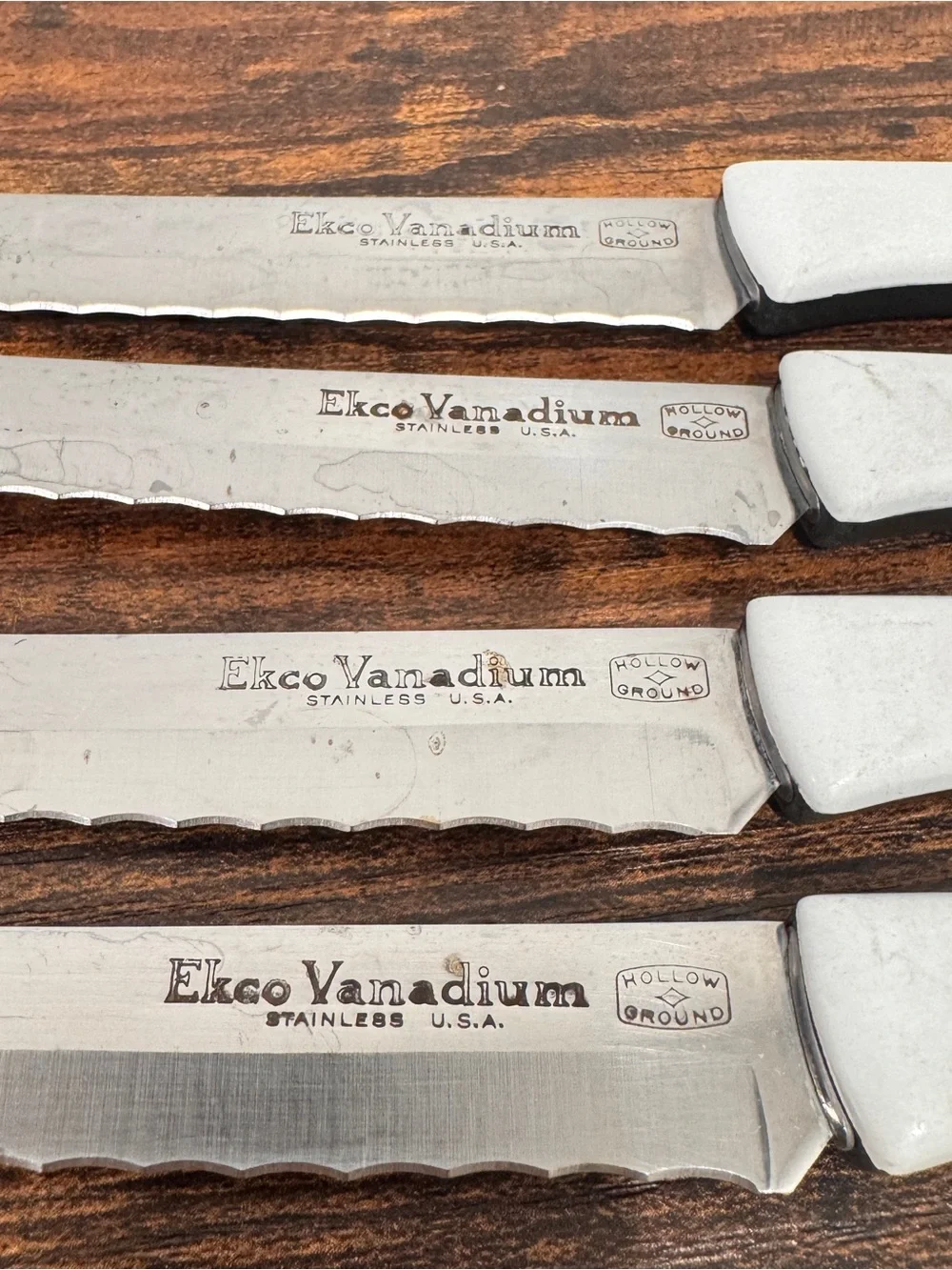 Vtg Ekco Vanadium Dutch Tulip Knife Set Of 4 White Stainless USA Rare